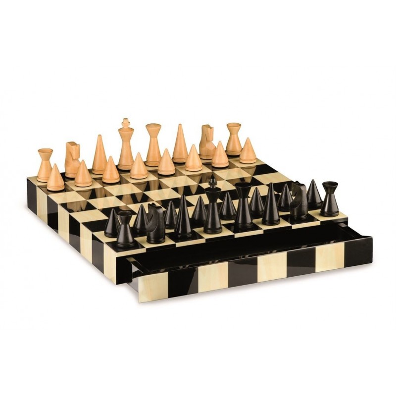 Preis schachmatt: Schach-Set mit einzigartigem Design aus Echtholz stark  reduziert