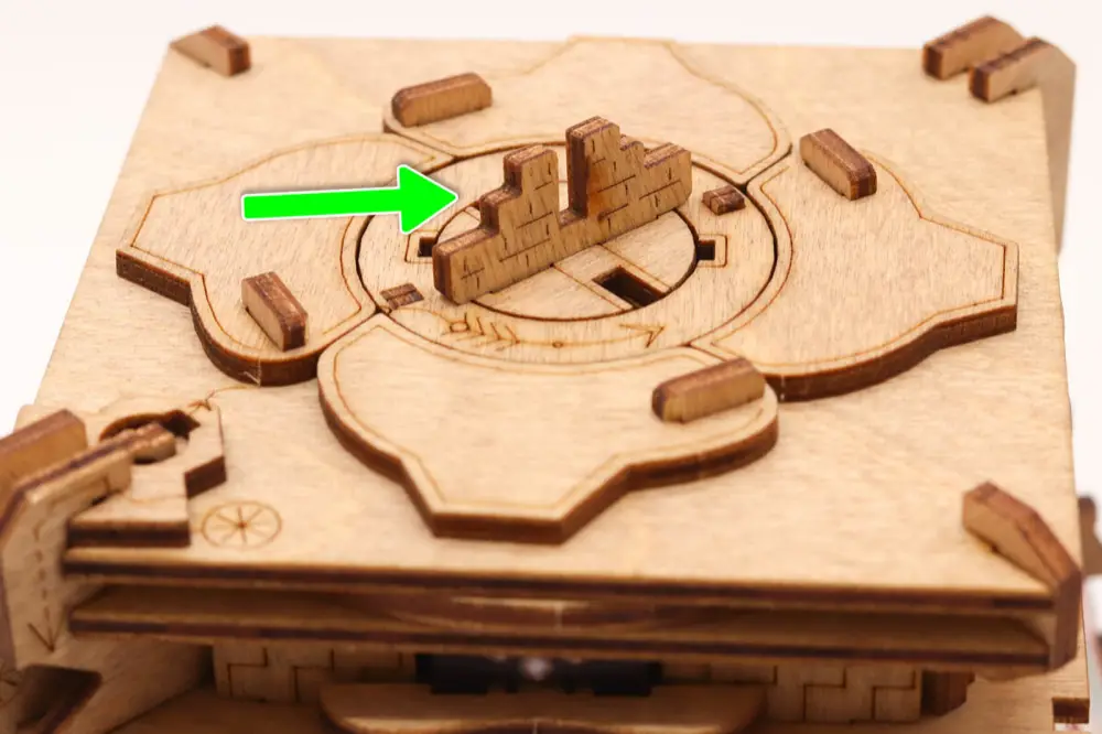 CLUEPUZZLE: Die Sonnenpyramide – Hinweise – Öffnen der pyramide – Hinweis 2