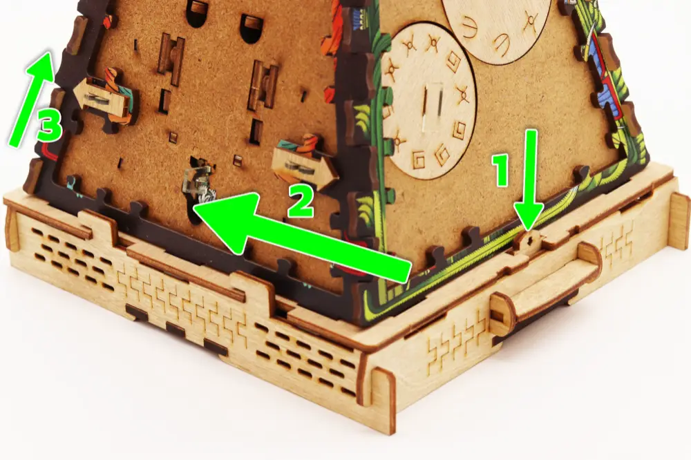 CLUEPUZZLE: Die Sonnenpyramide – Hinweise – Fach öffnen