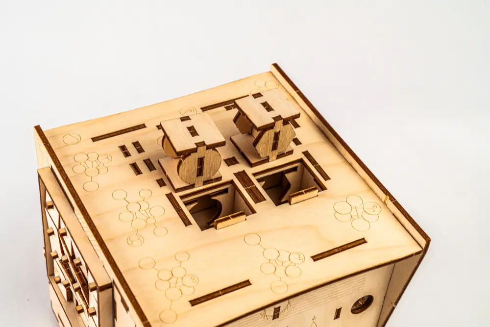 Cosmic Artifact – Schritt 2 – Lösung